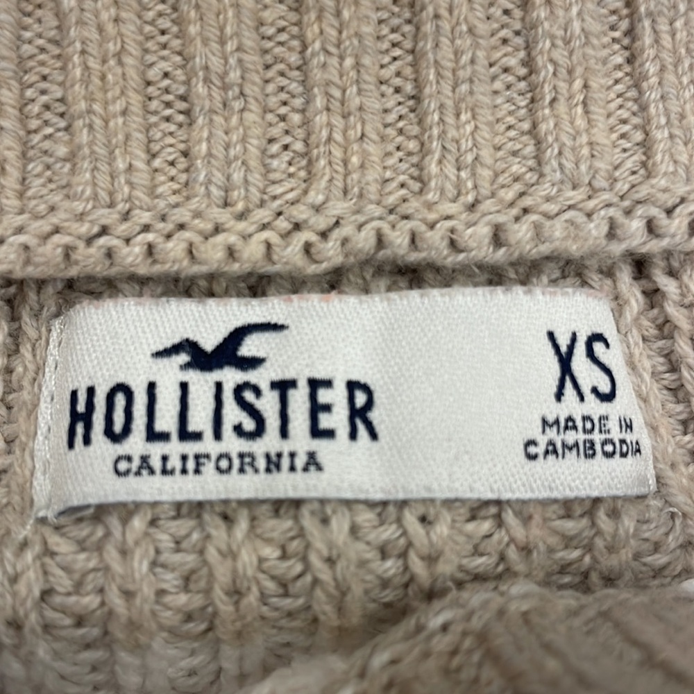 Hollister red, white, blue, and cream sweater. Size XS - Picture 4 of 4